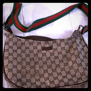Vintage shoulder/crossbody Gucci authentic bag